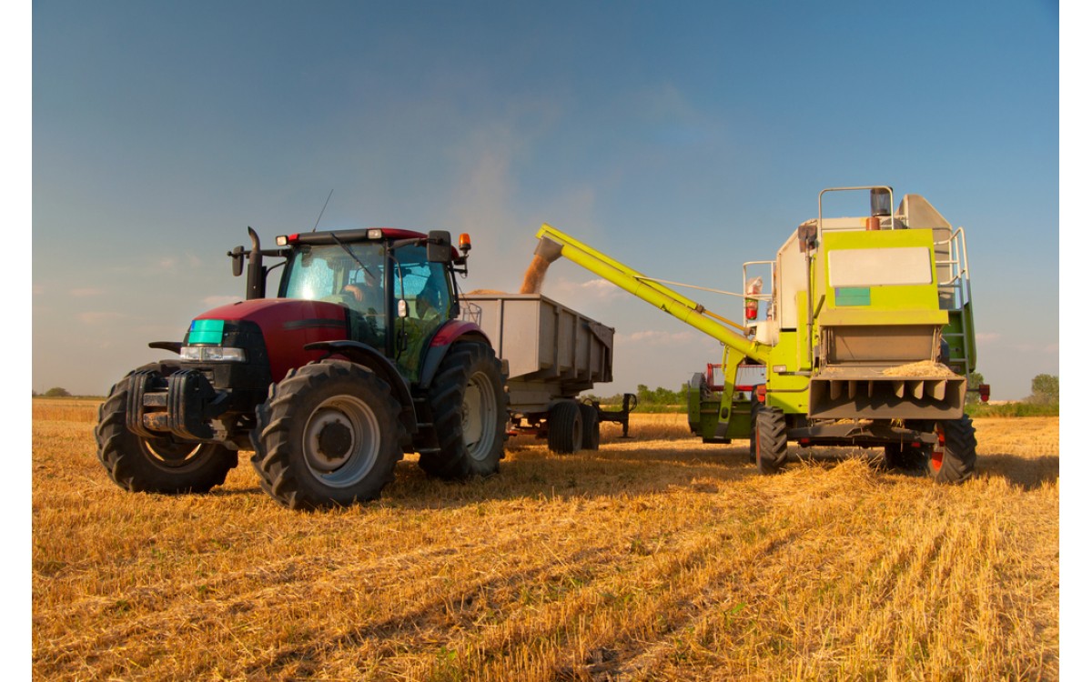 Utilaje agricole esentiale la orice ferma: ghid complet